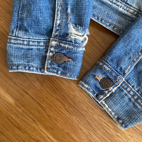 HOLLISTER DENIM JACKET WITH FLORAL SATIN LINING - Picture 11 of 11